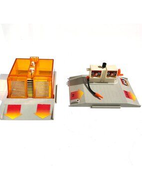 Matchbox Motor City Vintage 1985 Playset Lot of Two Buildings Gas City & Garage